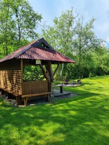 DOBILU-SLENIS-nameliai-pavesines-kubilai-TURISTAUK-LT-baidares.